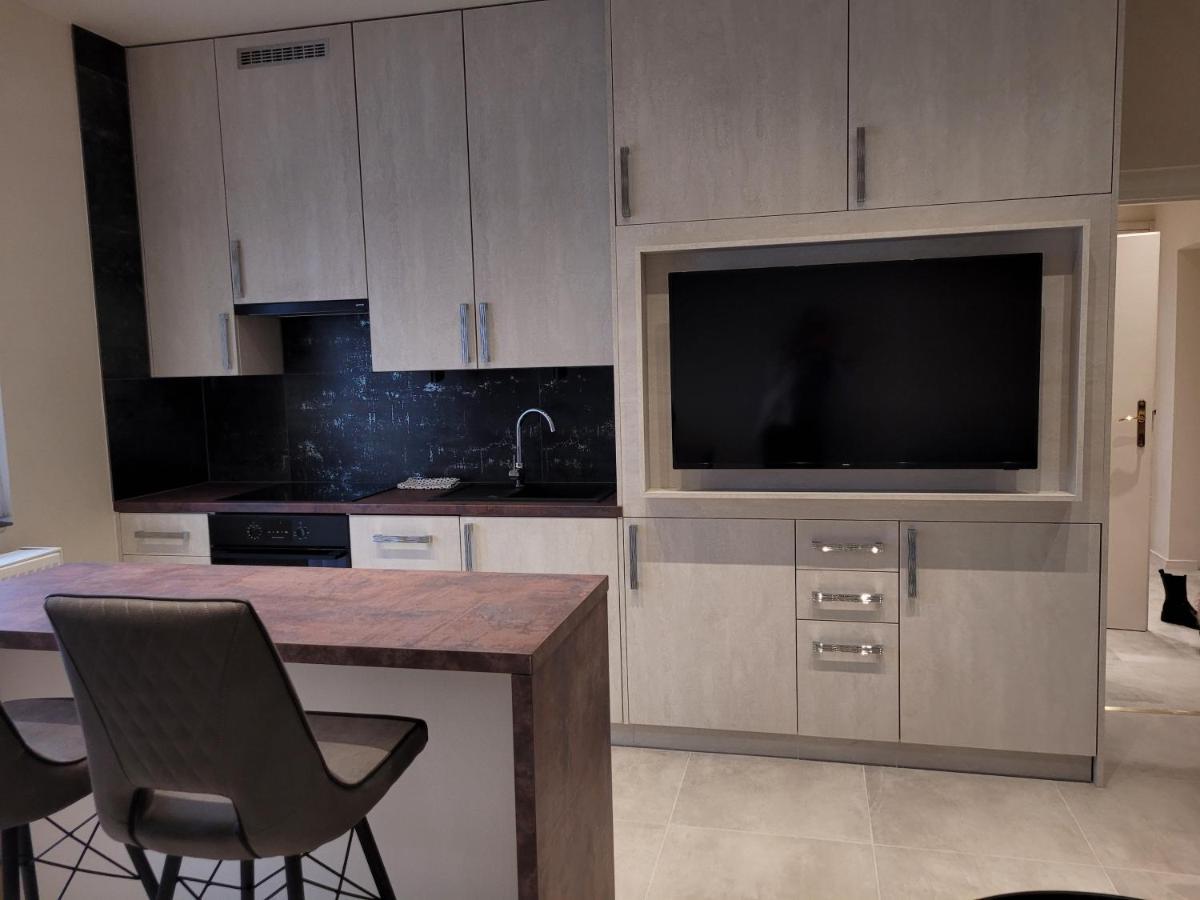 Lara II Apartman Debrecen Exteriör bild