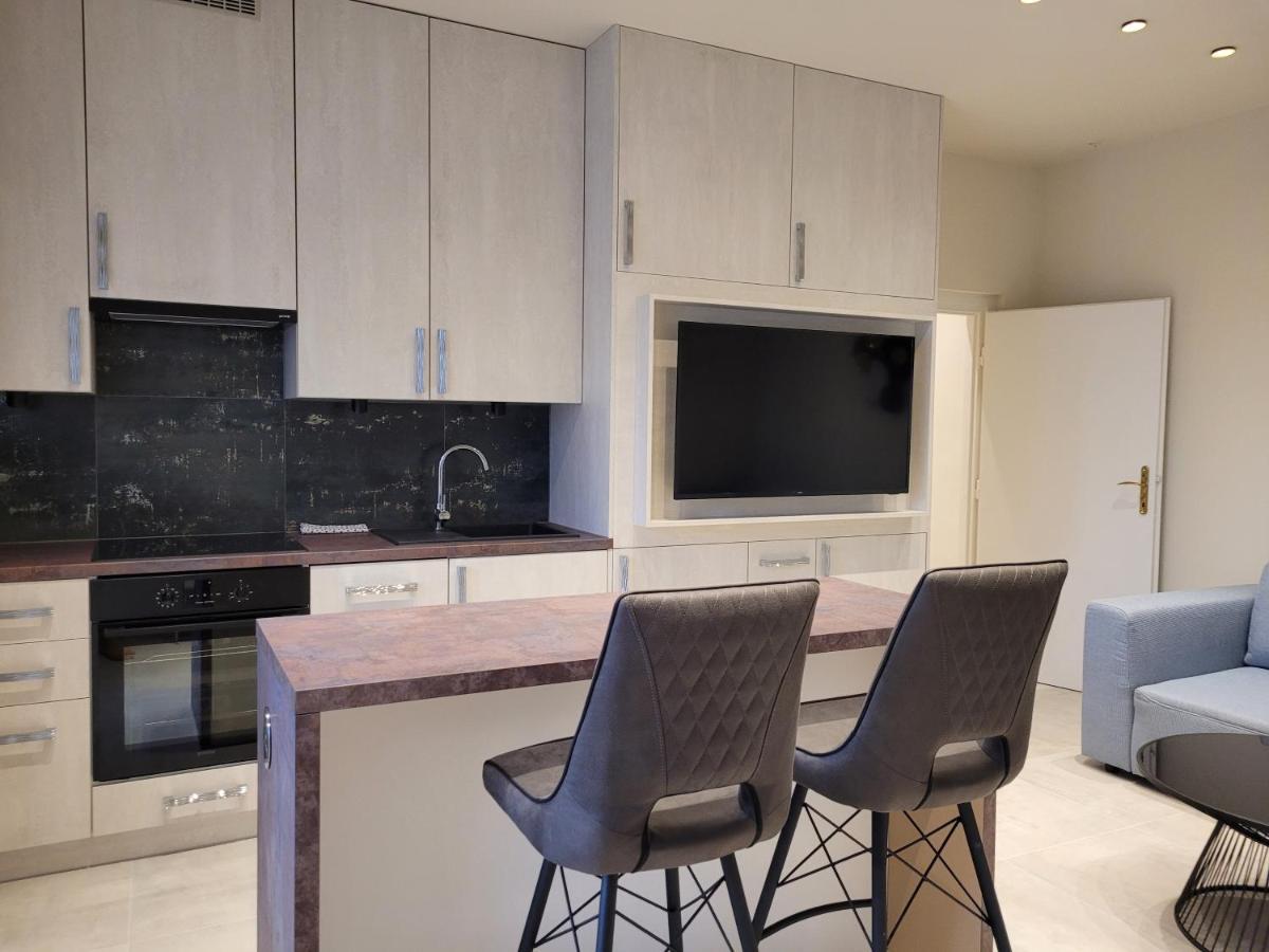 Lara II Apartman Debrecen Exteriör bild